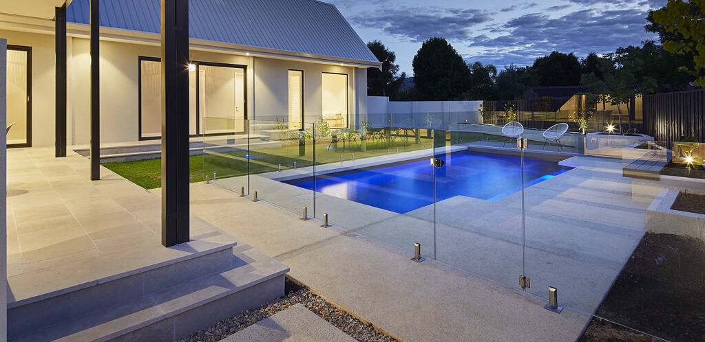 glass-pool-fencing-modern