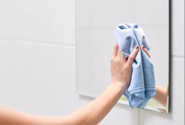 7 Tips On Cleaning Mirrors Majestic Glass, Best Way To Clean Bathroom Mirror Without Streaks