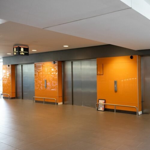 Majestic-Glass_Project-Syd-International-Airport-P7-glass-splashback--500x500